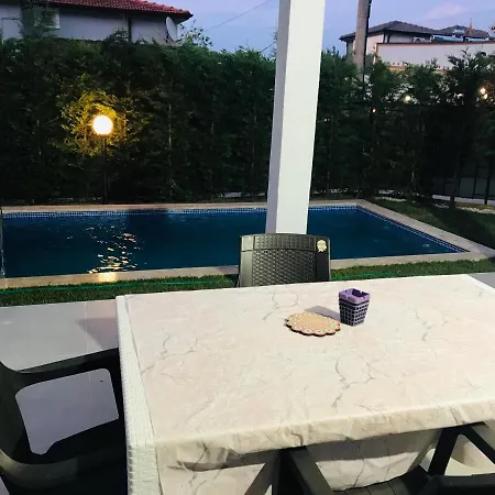 Manzara 2 Isitma Havuzlu Villa *