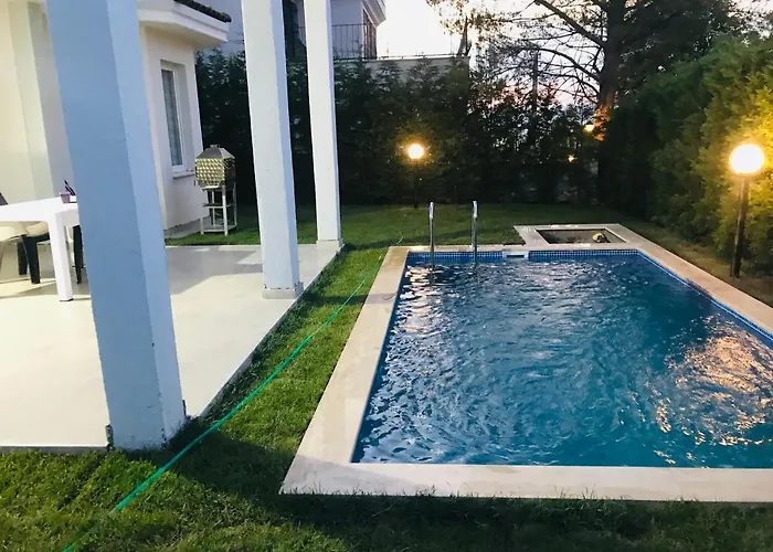 Villa Manzara 2 Isitma Havuzlu