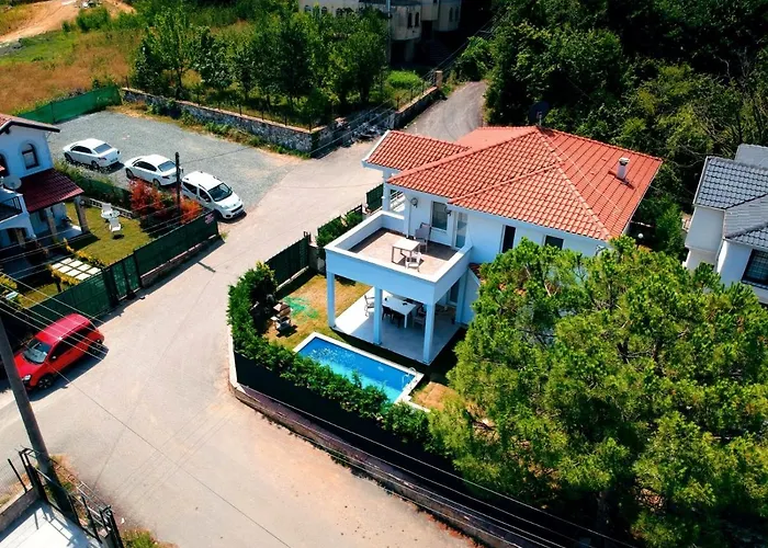 Manzara 2 Isitma Havuzlu Villa *