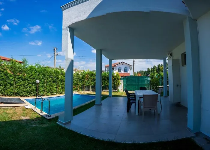 Manzara 2 Isitma Havuzlu Villa