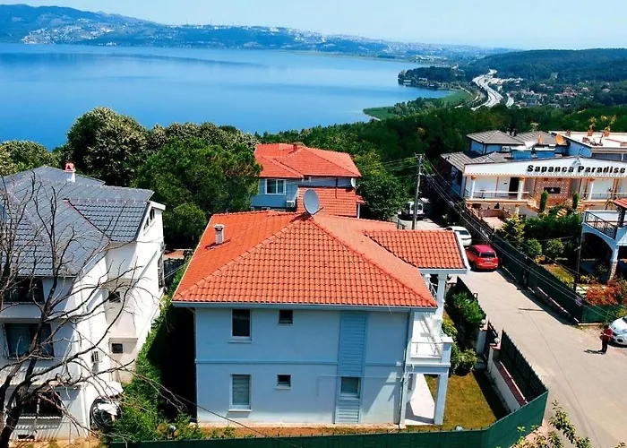 Manzara 2 Isitma Havuzlu Villa Sapanca